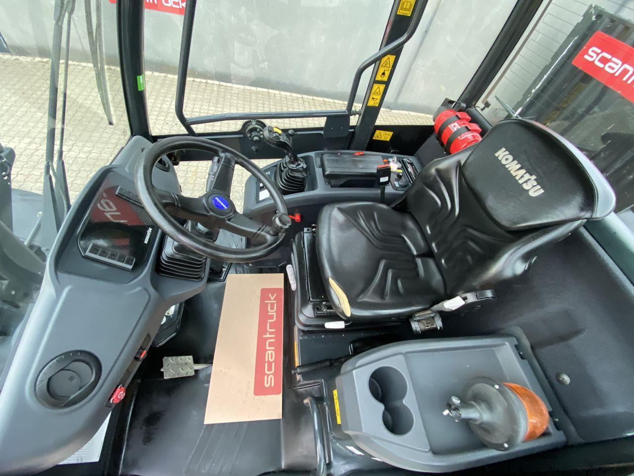 Komatsu WA80M-8EO - Компактный фронтальный погрузчик: фото 3 Komatsu WA80M-8EO - Компактный фронтальный погрузчик: фото 3