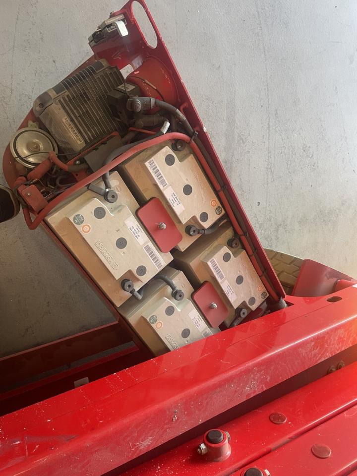 LGMG S0607E II - Ножничный подъемник: фото 4 LGMG S0607E II - Ножничный подъемник: фото 4