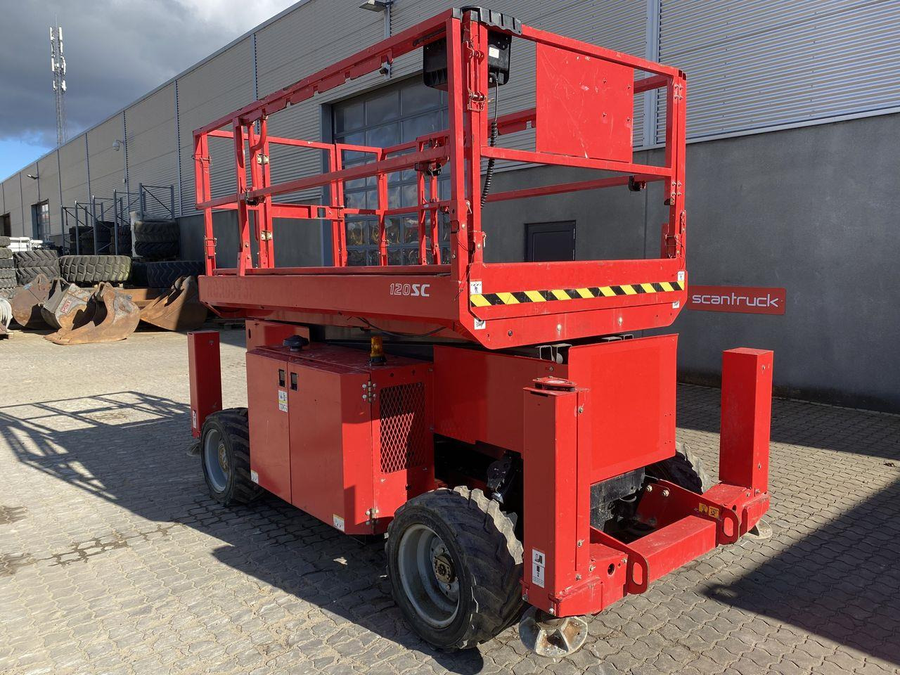 Manitou 120SC - Ножничный подъемник: фото 2 Manitou 120SC - Ножничный подъемник: фото 2