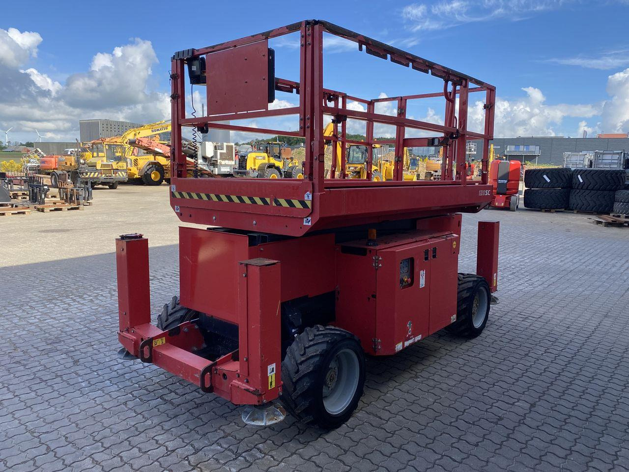 Manitou 120SC - Ножничный подъемник: фото 4 Manitou 120SC - Ножничный подъемник: фото 4