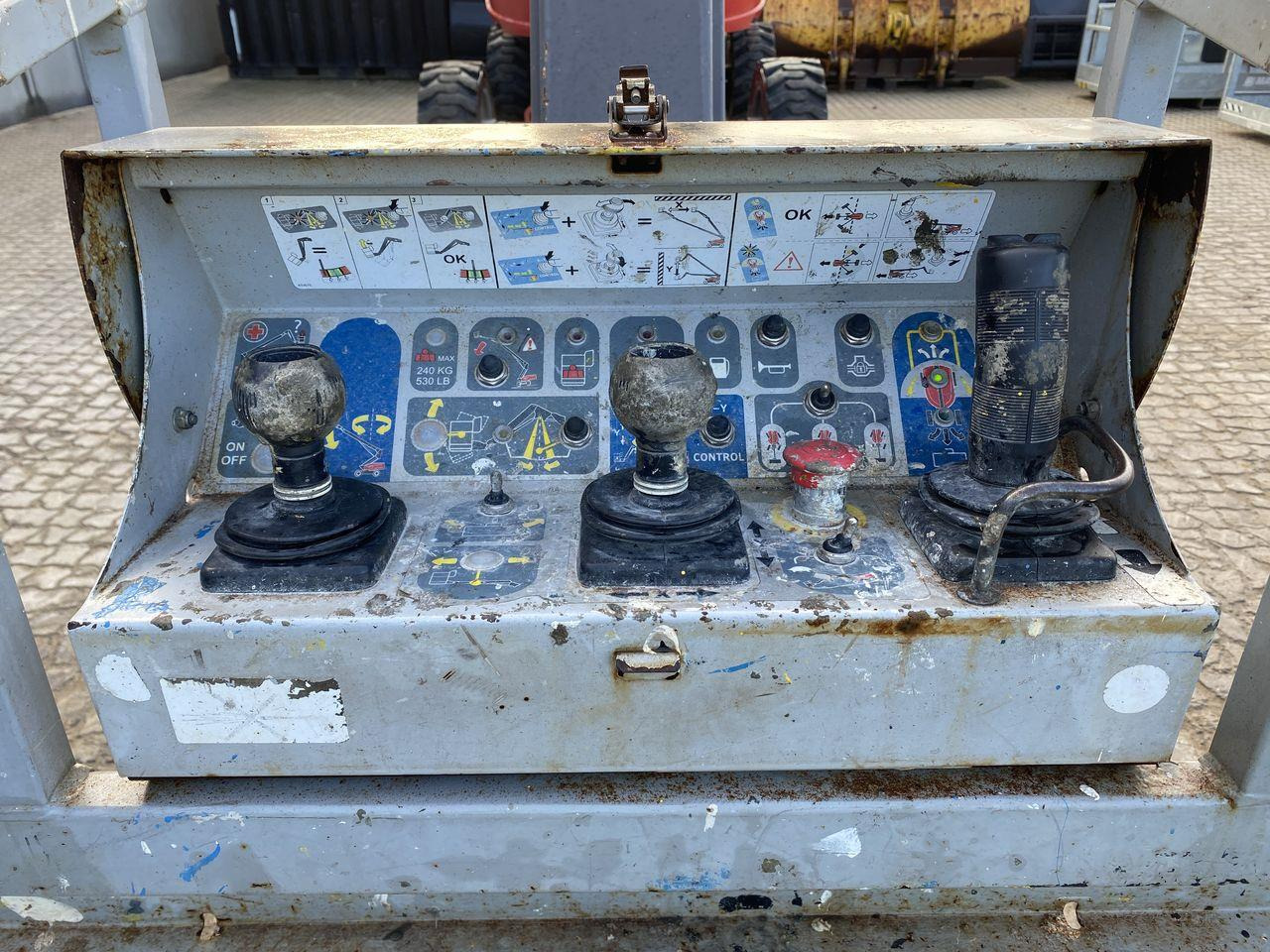 Manitou 260TJ - Коленчатый подъемник: фото 3 Manitou 260TJ - Коленчатый подъемник: фото 3