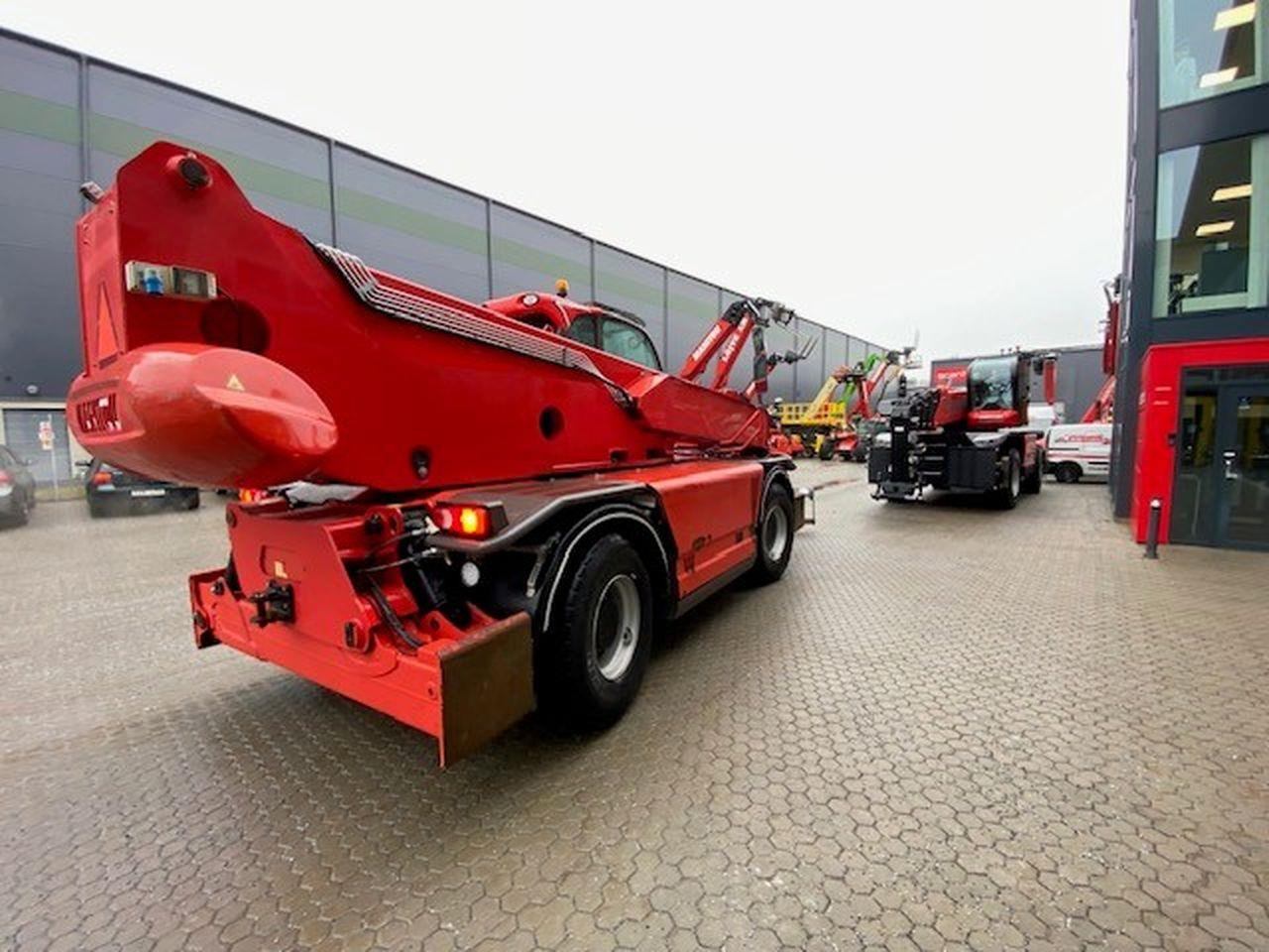 Manitou MRT2470P+ ST4 - Телескопический погрузчик: фото 3 Manitou MRT2470P+ ST4 - Телескопический погрузчик: фото 3