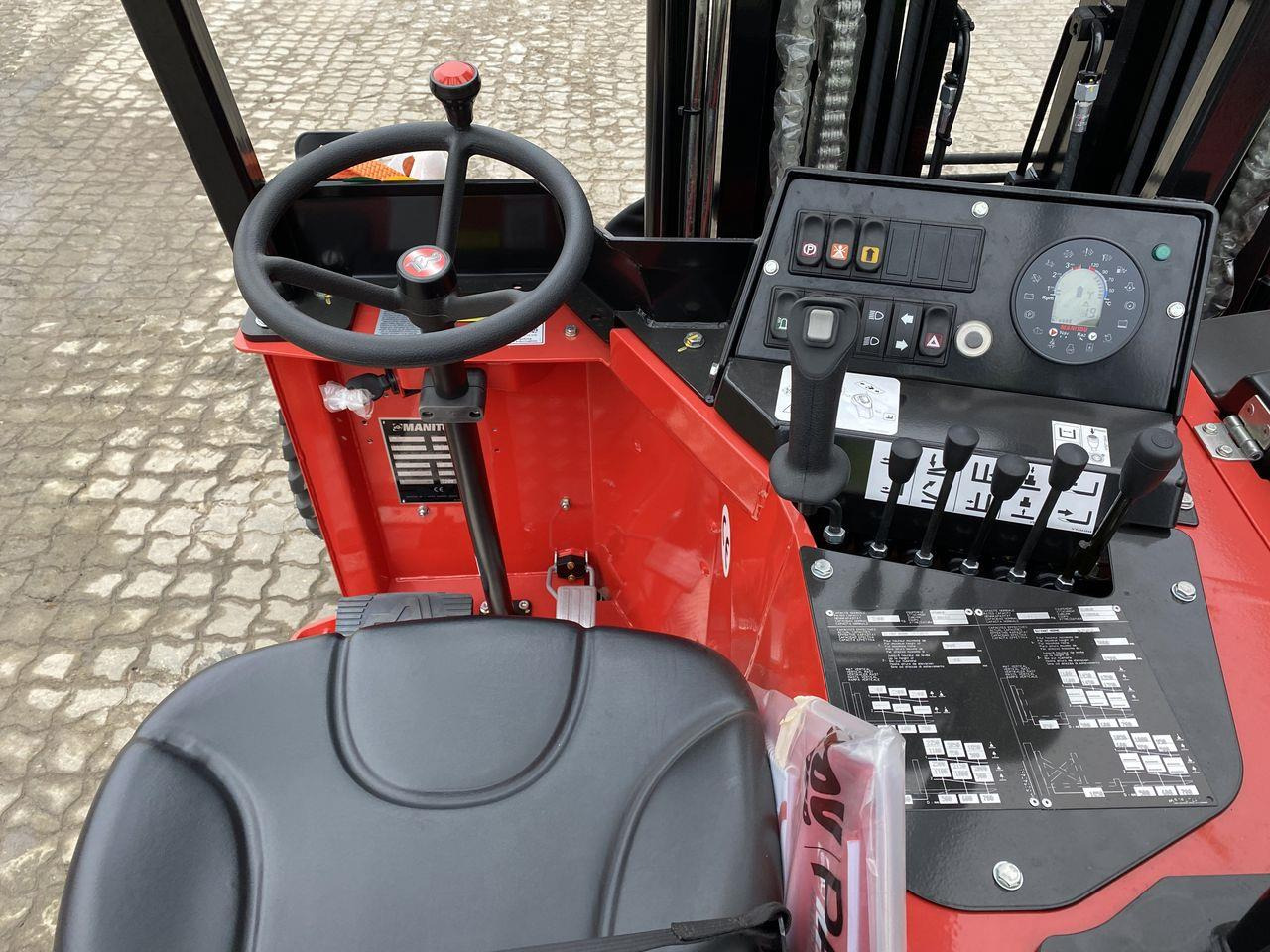 Manitou TMM25K ST5 - Мобильный вилочный погрузчик: фото 3 Manitou TMM25K ST5 - Мобильный вилочный погрузчик: фото 3