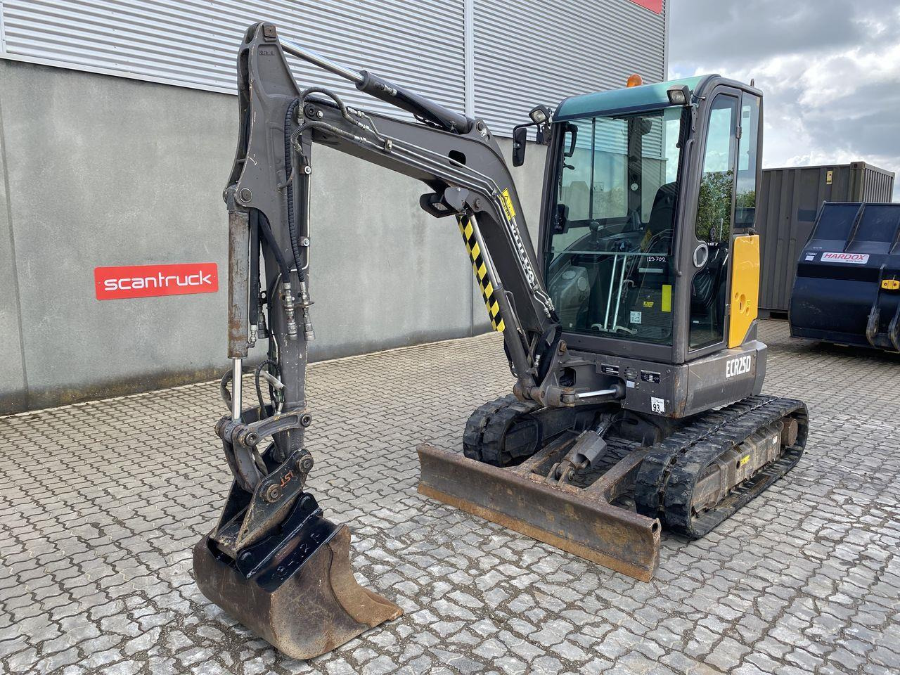 Volvo ECR25 - Мини-экскаватор: фото 1 Volvo ECR25 - Мини-экскаватор: фото 1