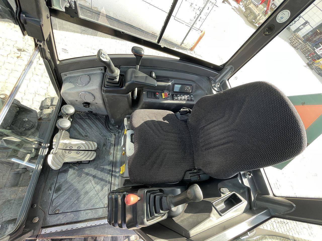 Volvo ECR25 - Мини-экскаватор: фото 3 Volvo ECR25 - Мини-экскаватор: фото 3