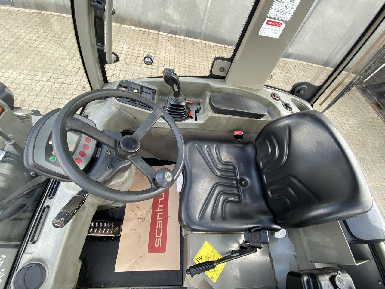 Weycor AR320 Cab - Компактный фронтальный погрузчик: фото 3 Weycor AR320 Cab - Компактный фронтальный погрузчик: фото 3