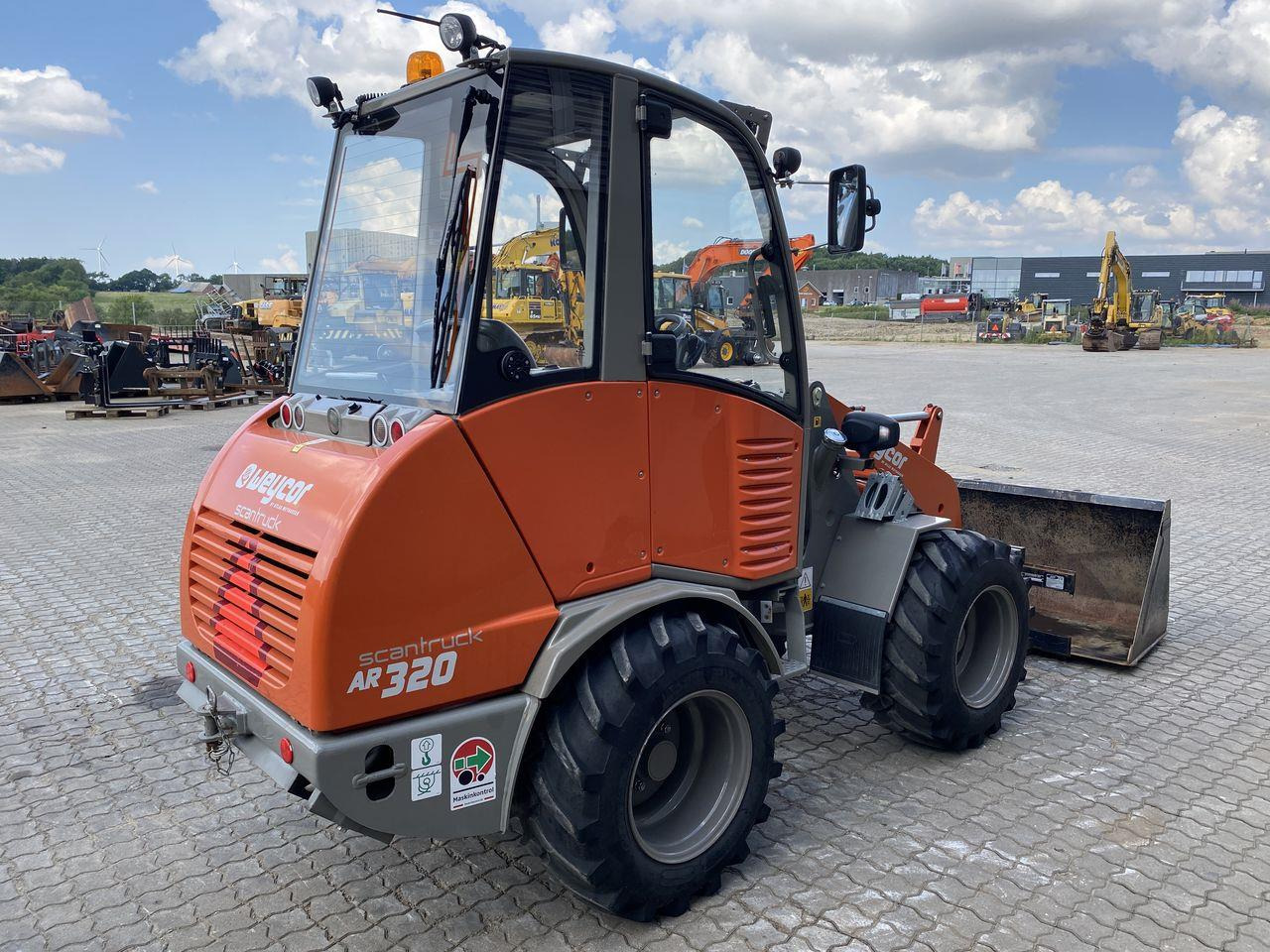 Weycor AR320 Cab - Компактный фронтальный погрузчик: фото 4 Weycor AR320 Cab - Компактный фронтальный погрузчик: фото 4