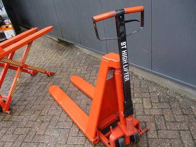 BT HL 1000 - Штабелер: фото 4 BT HL 1000 - Штабелер: фото 4