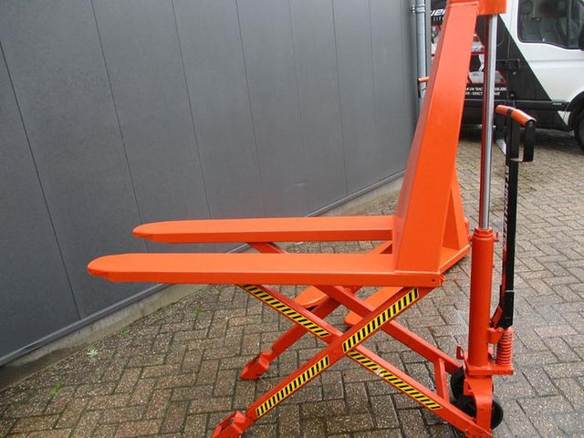 BT HL 1000 - Штабелер: фото 1 BT HL 1000 - Штабелер: фото 1