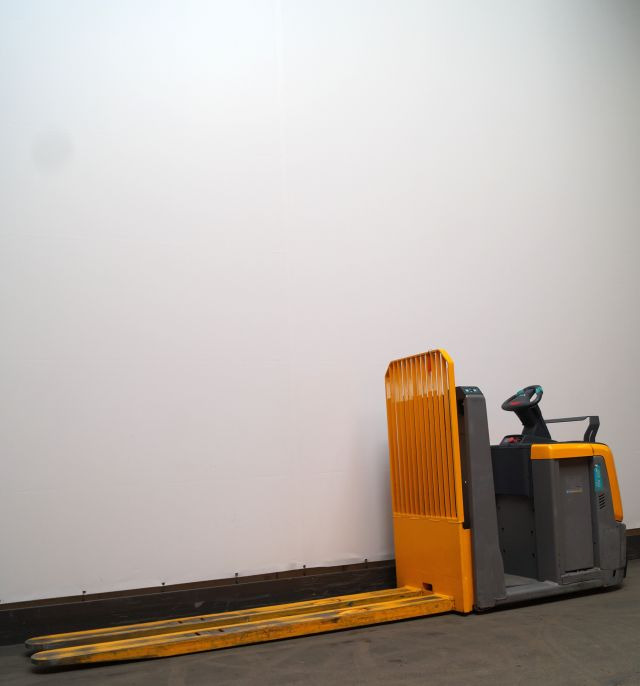 Jungheinrich ECE320 - Сборщик заказов: фото 1 Jungheinrich ECE320 - Сборщик заказов: фото 1