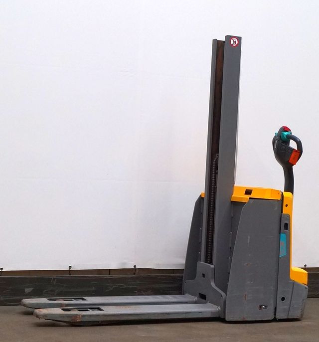 Jungheinrich EJD118i - Штабелер: фото 1 Jungheinrich EJD118i - Штабелер: фото 1