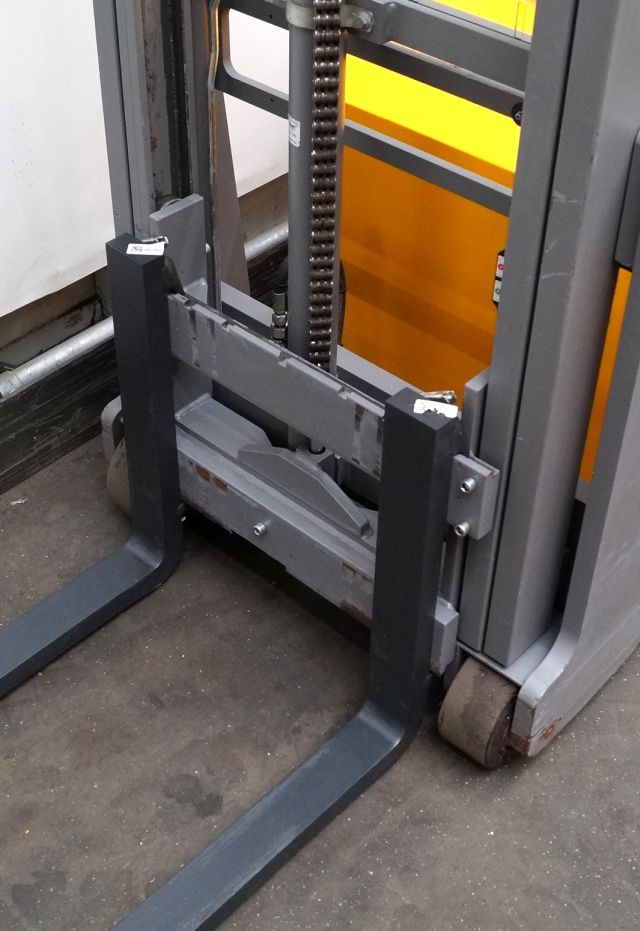 Jungheinrich EJG110 - Штабелер: фото 3 Jungheinrich EJG110 - Штабелер: фото 3