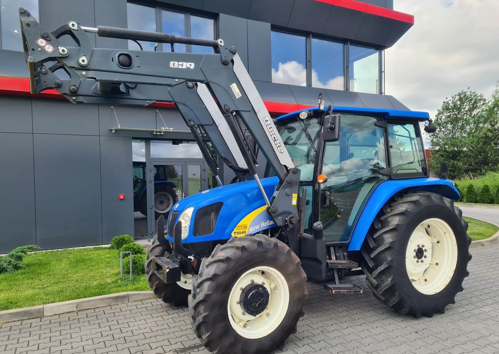 New Holland T5040 - Трактор: фото 1 New Holland T5040 - Трактор: фото 1