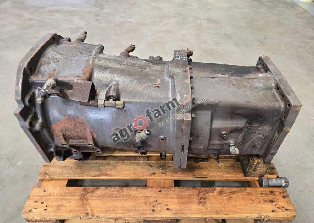 Skrzynia biegów Claas Ares 617, 657, 547, 557, 697 - Коробка передач: фото 1 Skrzynia biegów Claas Ares 617, 657, 547, 557, 697 - Коробка передач: фото 1