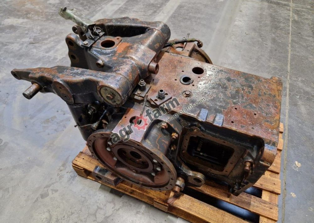 Tylny most Valtra 6400 - Коробка передач: фото 2 Tylny most Valtra 6400 - Коробка передач: фото 2