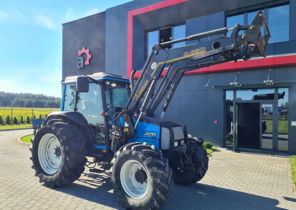 Valtra A95 - Трактор: фото 2 Valtra A95 - Трактор: фото 2