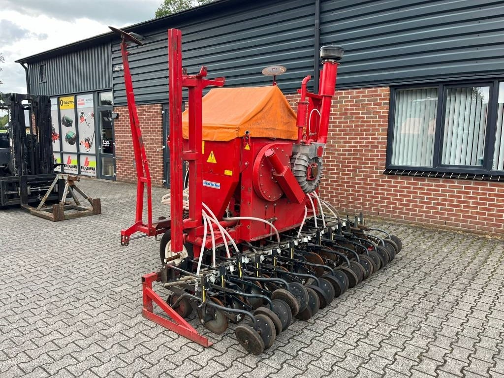 Herriau Turbosem SP12 - Сеялка точного высева: фото 3 Herriau Turbosem SP12 - Сеялка точного высева: фото 3