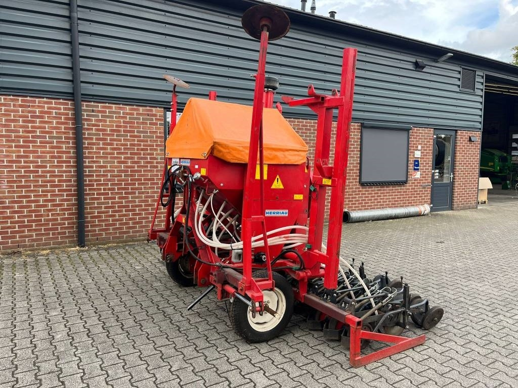 Herriau Turbosem SP12 - Сеялка точного высева: фото 1 Herriau Turbosem SP12 - Сеялка точного высева: фото 1