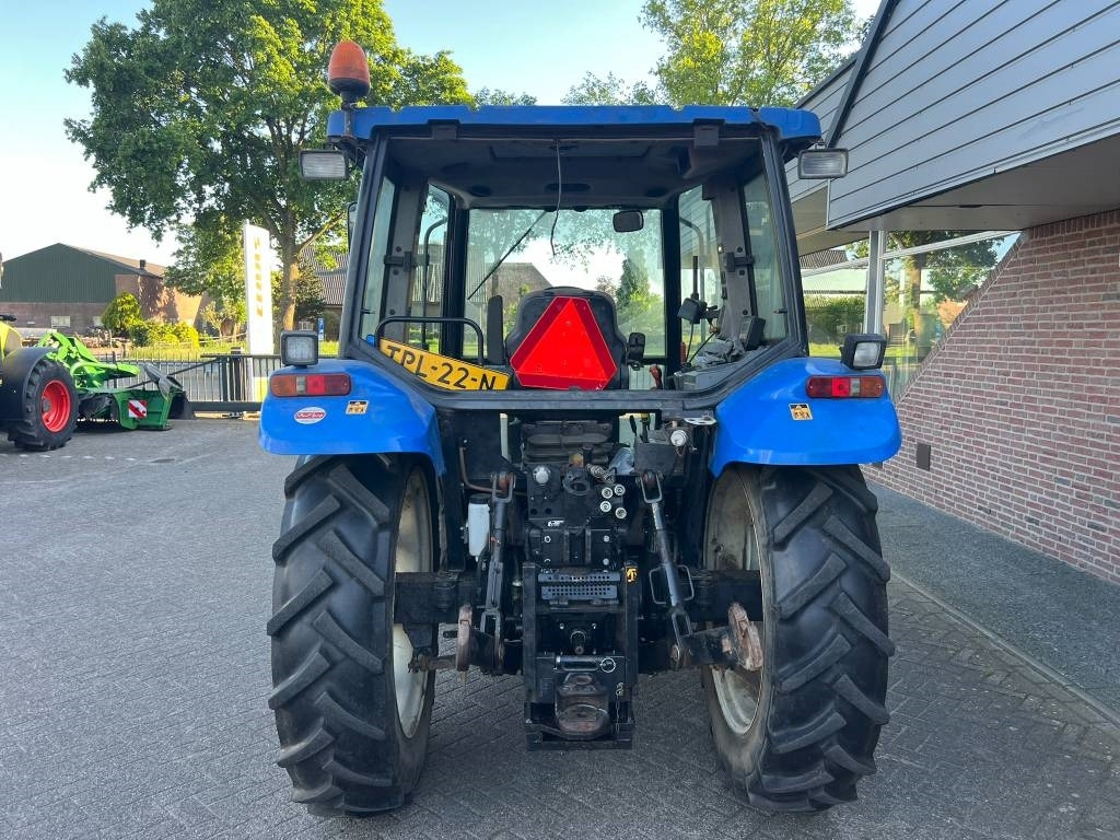 New Holland TL 90 - Трактор: фото 4 New Holland TL 90 - Трактор: фото 4