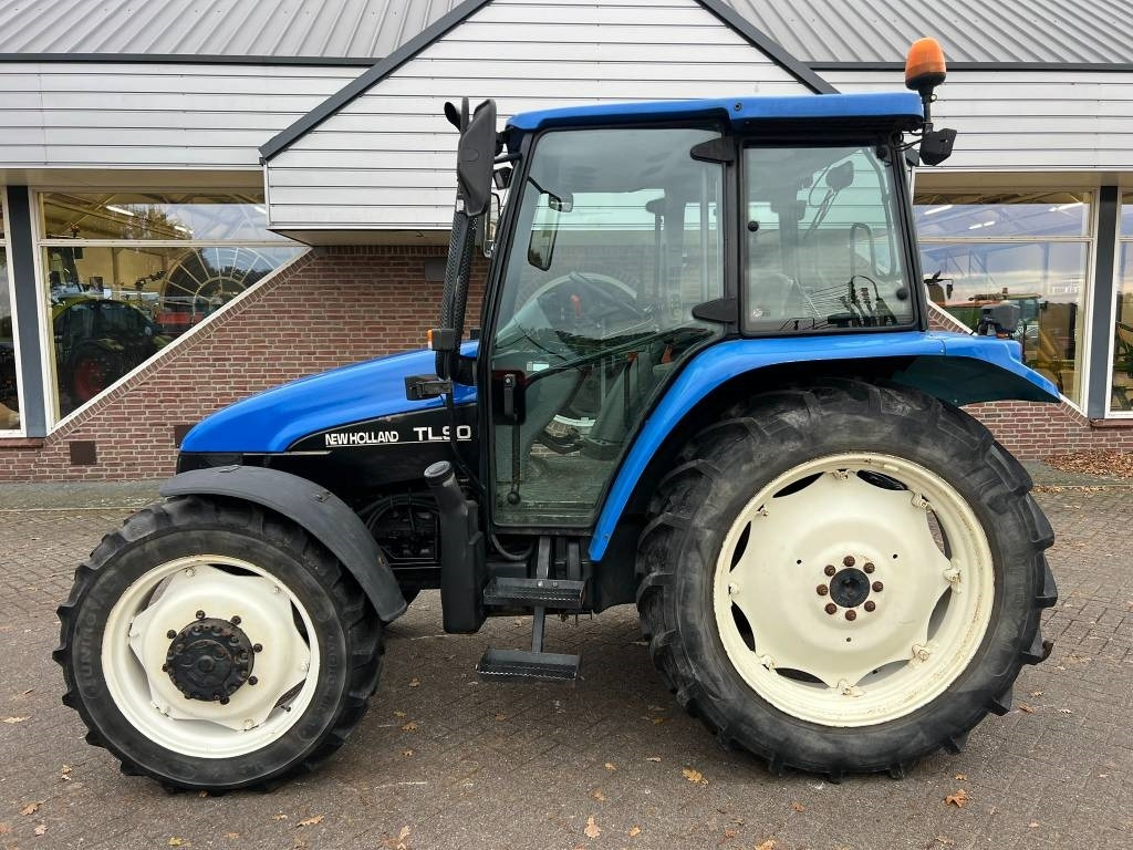 New Holland TL 90 trekker  - Трактор: фото 2 New Holland TL 90 trekker  - Трактор: фото 2