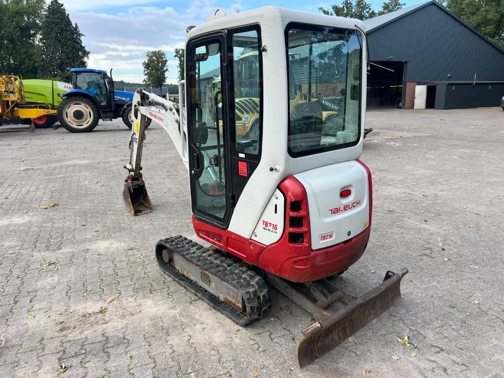 Takeuchi TB 216 - Мини-экскаватор: фото 3 Takeuchi TB 216 - Мини-экскаватор: фото 3