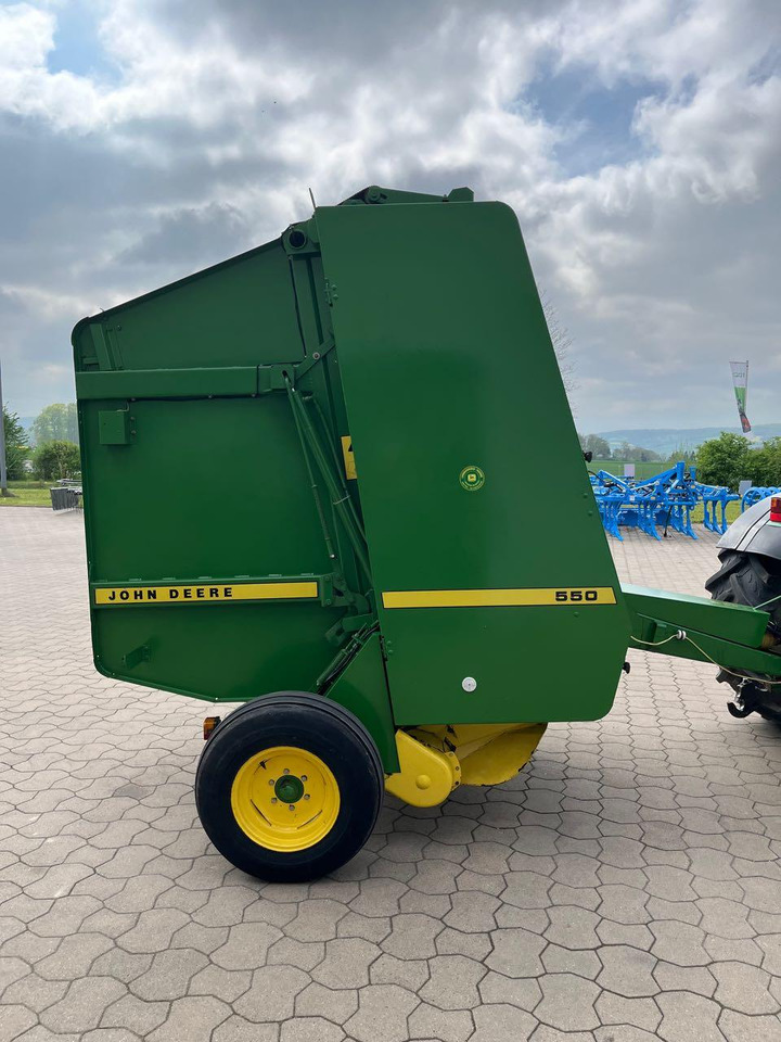 John Deere 550 - Пресс-подборщик рулонный: фото 3 John Deere 550 - Пресс-подборщик рулонный: фото 3