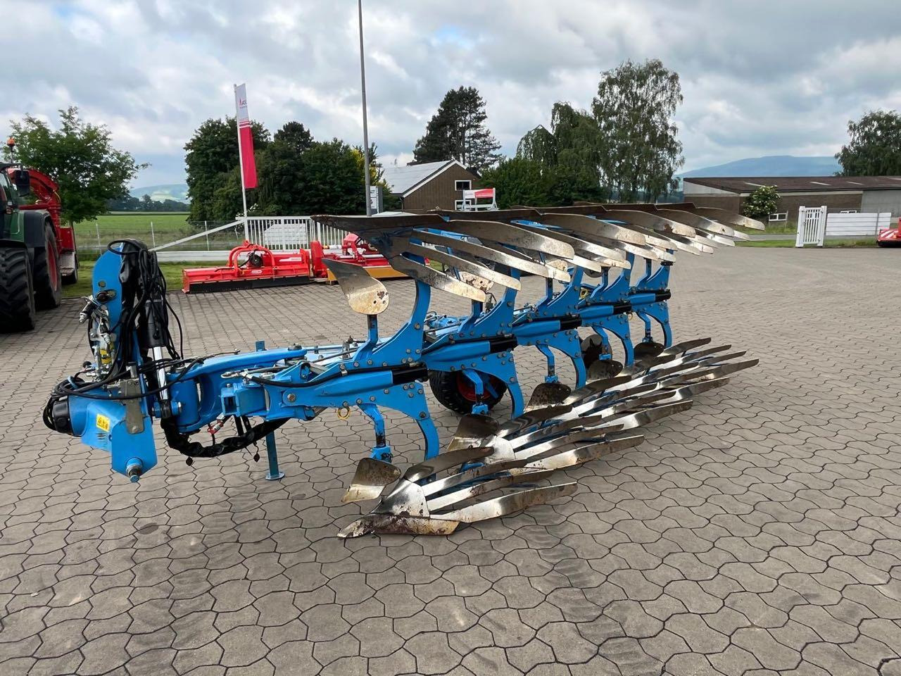 Lemken Juwel 8 V T 5 L 90 TurnControl - Плуг: фото 1 Lemken Juwel 8 V T 5 L 90 TurnControl - Плуг: фото 1