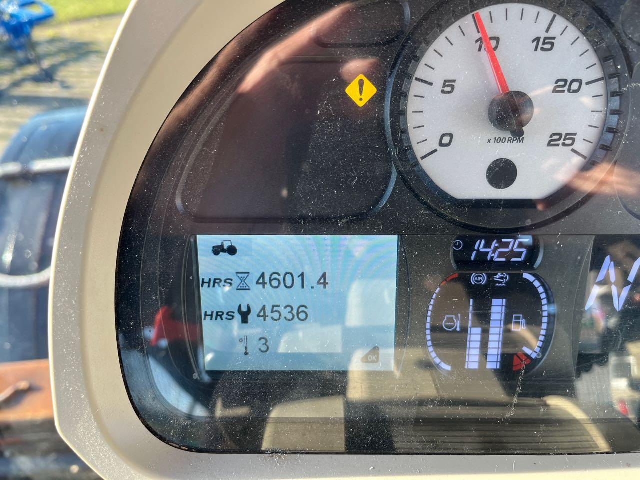 Massey Ferguson 8727 Dyna-VT - Трактор: фото 4 Massey Ferguson 8727 Dyna-VT - Трактор: фото 4