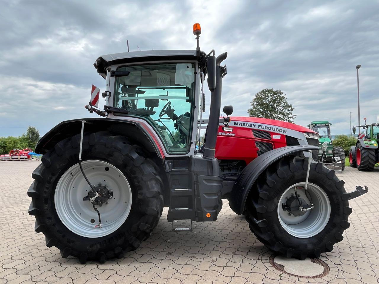 Massey Ferguson 8S.265 Dyna E-Power Exclusive - Трактор: фото 2 Massey Ferguson 8S.265 Dyna E-Power Exclusive - Трактор: фото 2