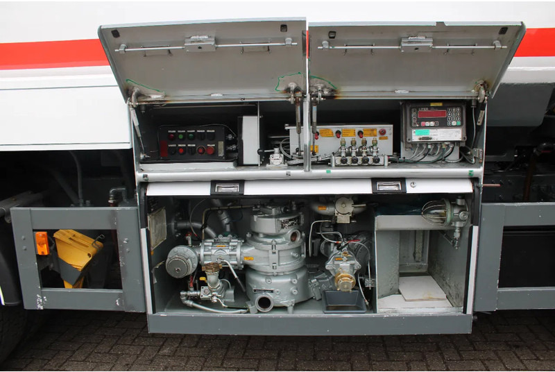 DAF CF 85.430 + PUMP/METERS + 4 COMPART / 15.000 LITER + COMPLETE SYSTEM WORKING + MANUAL - Грузовик-цистерна: фото 5 DAF CF 85.430 + PUMP/METERS + 4 COMPART / 15.000 LITER + COMPLETE SYSTEM WORKING + MANUAL - Грузовик-цистерна: фото 5