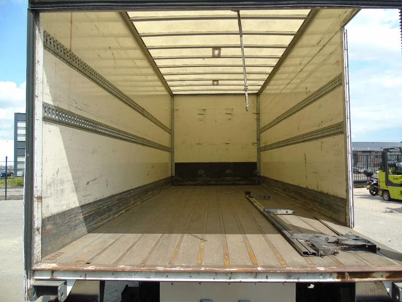 DAF LF 210 + euro 6 + lift + 3P - Грузовик с закрытым кузовом: фото 4 DAF LF 210 + euro 6 + lift + 3P - Грузовик с закрытым кузовом: фото 4