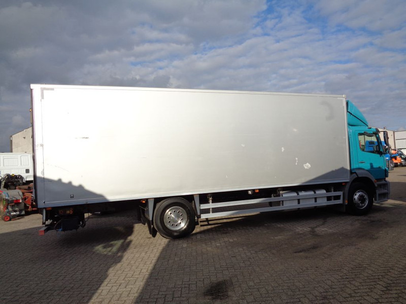 Грузовик с закрытым кузовом Mercedes-Benz AXOR 1823 + Dhollandia Lift: фото 6 Грузовик с закрытым кузовом Mercedes-Benz AXOR 1823 + Dhollandia Lift: фото 6