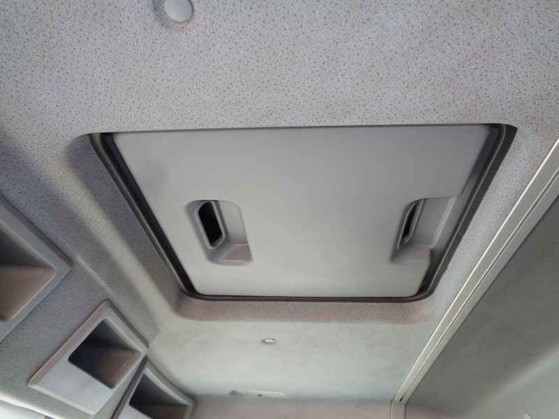 Грузовик с закрытым кузовом Mercedes-Benz AXOR 1823 + Dhollandia Lift: фото 17 Грузовик с закрытым кузовом Mercedes-Benz AXOR 1823 + Dhollandia Lift: фото 17