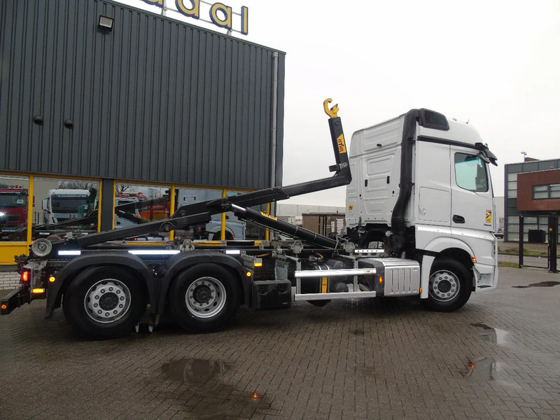 Mercedes-Benz Actros 2548 + 6x2 + RETARDER + 132.000km + 20TON HOOK HYVA - Крюковой мультилифт: фото 4 Mercedes-Benz Actros 2548 + 6x2 + RETARDER + 132.000km + 20TON HOOK HYVA - Крюковой мультилифт: фото 4