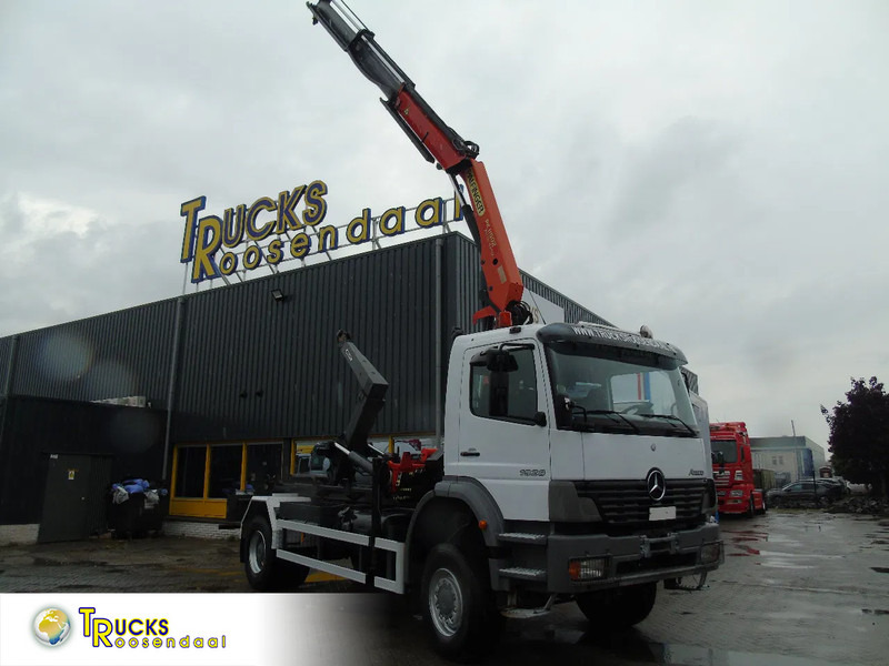 Mercedes-Benz Atego 1928 + 4x4 + PALFINGER PK11.500 + pallift + MANUAL + SPRING - Автоманипулятор: фото 1 Mercedes-Benz Atego 1928 + 4x4 + PALFINGER PK11.500 + pallift + MANUAL + SPRING - Автоманипулятор: фото 1