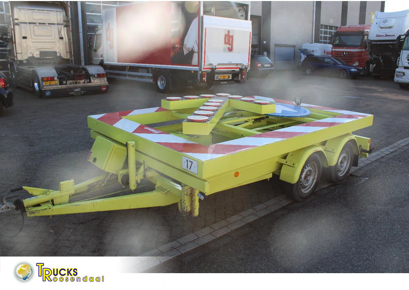 Trias 2 AXEL - Прицеп: фото 1 Trias 2 AXEL - Прицеп: фото 1