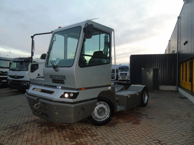 Terberg YT 182 fully funtion + perfect - Терминальный тягач: фото 4 Terberg YT 182 fully funtion + perfect - Терминальный тягач: фото 4