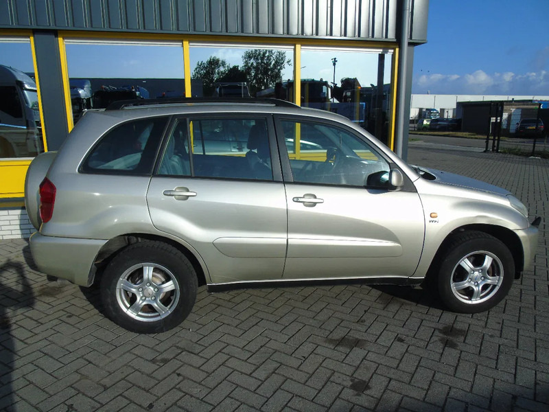 Toyota RAV4 + 4X4 + AUTOMAT + PETROL - Внедорожник: фото 3 Toyota RAV4 + 4X4 + AUTOMAT + PETROL - Внедорожник: фото 3