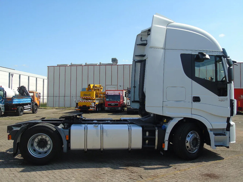 Iveco Stralis 420 + EURO 6 + 580KM - Тягач: фото 3 Iveco Stralis 420 + EURO 6 + 580KM - Тягач: фото 3