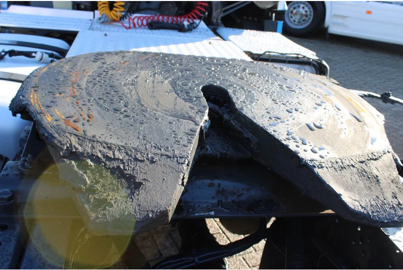 Тягач Mercedes-Benz Actros 1936 + EURO 6: фото 13 Тягач Mercedes-Benz Actros 1936 + EURO 6: фото 13