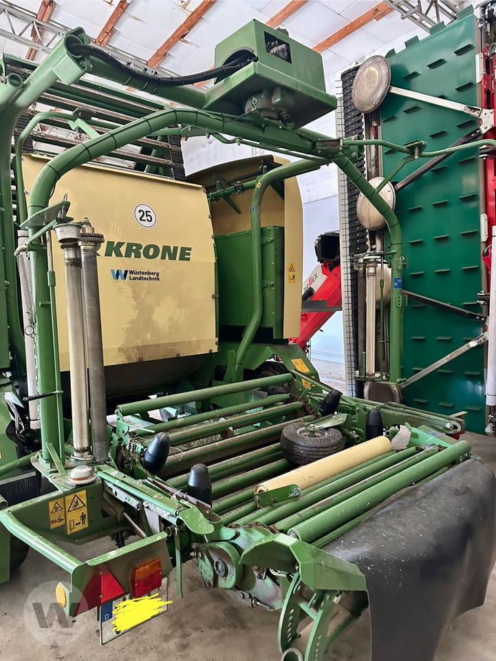Krone Comprima CF 155 XC - Пресс-подборщик рулонный: фото 3 Krone Comprima CF 155 XC - Пресс-подборщик рулонный: фото 3