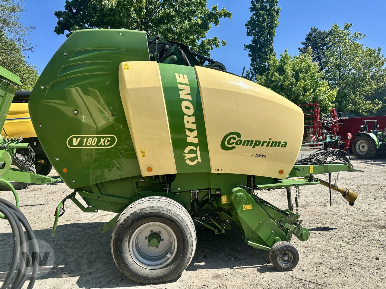 Krone Comprima V 180 XC - Пресс-подборщик рулонный: фото 1 Krone Comprima V 180 XC - Пресс-подборщик рулонный: фото 1