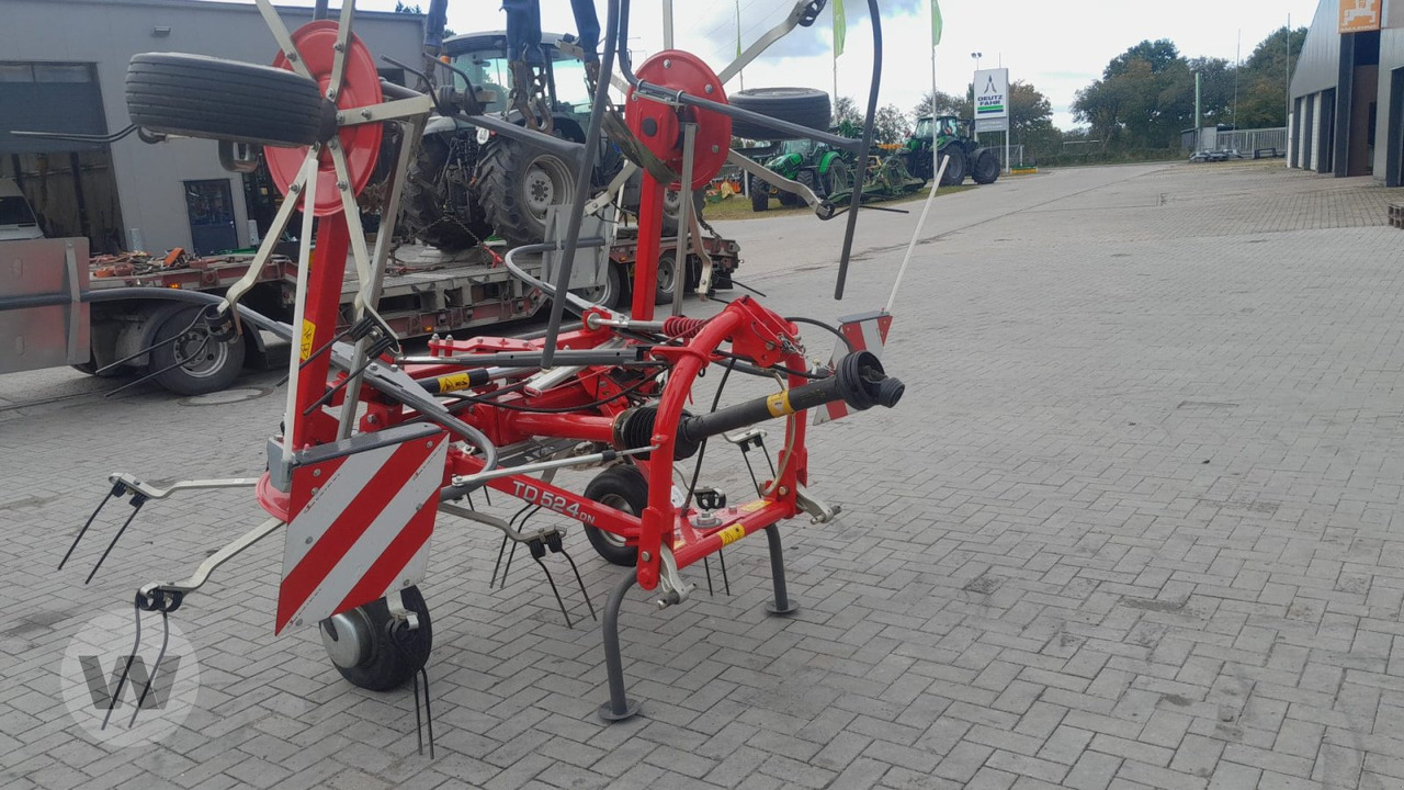 Massey Ferguson TD 524 DN - Сеноворошилка: фото 1 Massey Ferguson TD 524 DN - Сеноворошилка: фото 1