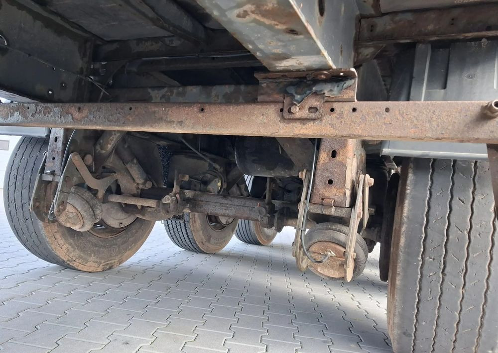 Krone Standard, Firanka, Mocowania promowe, Podnoszony zderzak - Тентованный полуприцеп: фото 5 Krone Standard, Firanka, Mocowania promowe, Podnoszony zderzak - Тентованный полуприцеп: фото 5