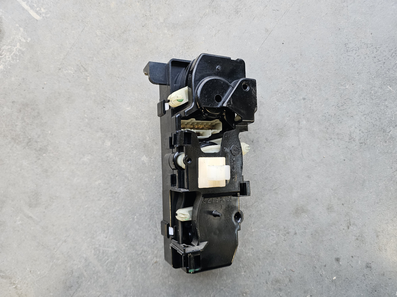 MERCEDES-BENZ ATEGO EURO 6 / HEATER PANEL / A9678200197 - Отопление/ Вентиляция: фото 3 MERCEDES-BENZ ATEGO EURO 6 / HEATER PANEL / A9678200197 - Отопление/ Вентиляция: фото 3