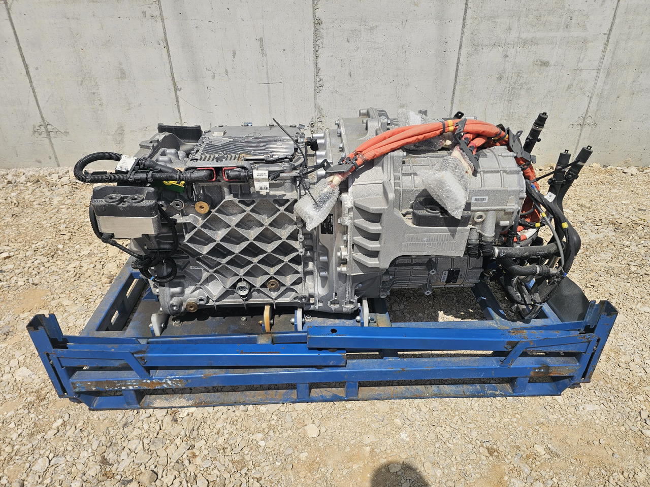 RENAULT T E-TECH / C E-TECH ELECTRIC / NEM 3 DRIVETRAIN / EPT2412 / COMPLETE - Двигатель: фото 1 RENAULT T E-TECH / C E-TECH ELECTRIC / NEM 3 DRIVETRAIN / EPT2412 / COMPLETE - Двигатель: фото 1