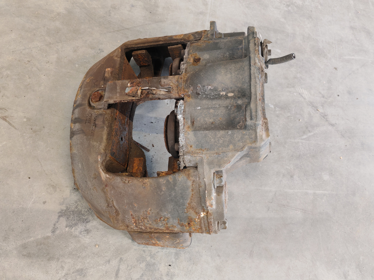 VOLVO RENAULT DXI / MERITOR ELSA 225 / BRAKE CALIPER / RIGHT - Тормозной суппорт: фото 3 VOLVO RENAULT DXI / MERITOR ELSA 225 / BRAKE CALIPER / RIGHT - Тормозной суппорт: фото 3