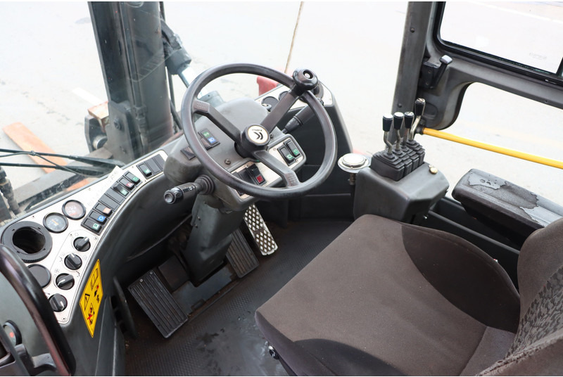 Kalmar DCE120-6 - Дизельный погрузчик: фото 2 Kalmar DCE120-6 - Дизельный погрузчик: фото 2