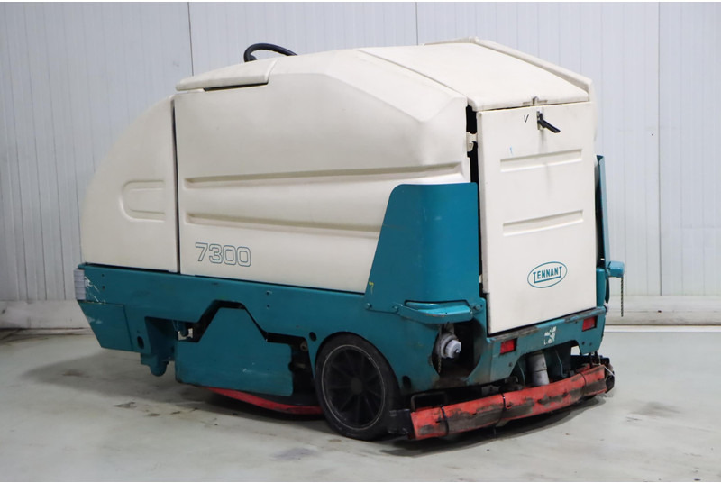 TENNANT 7300E - Поломоечная машина: фото 4 TENNANT 7300E - Поломоечная машина: фото 4