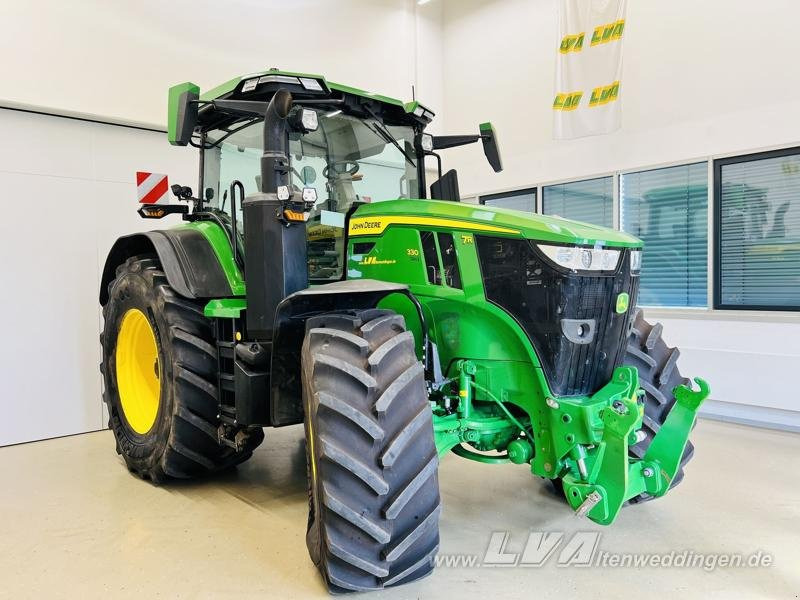 John Deere 7R 330 - Трактор: фото 2 John Deere 7R 330 - Трактор: фото 2